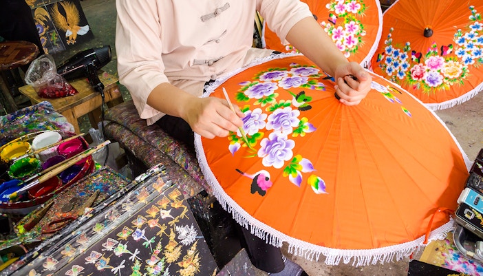 Join a local umbrella painting workshop