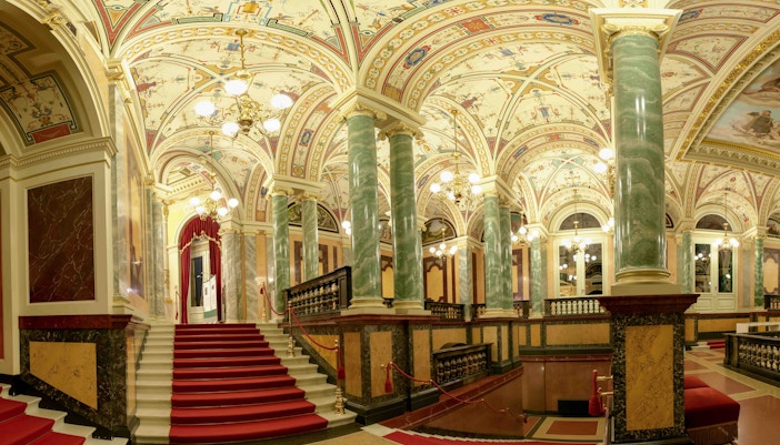 Semperoper Dresden foyer
