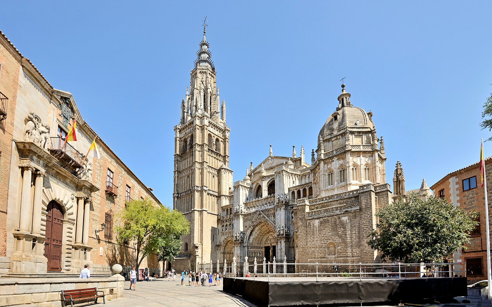 Exterior view of the Church of Santo Tomé