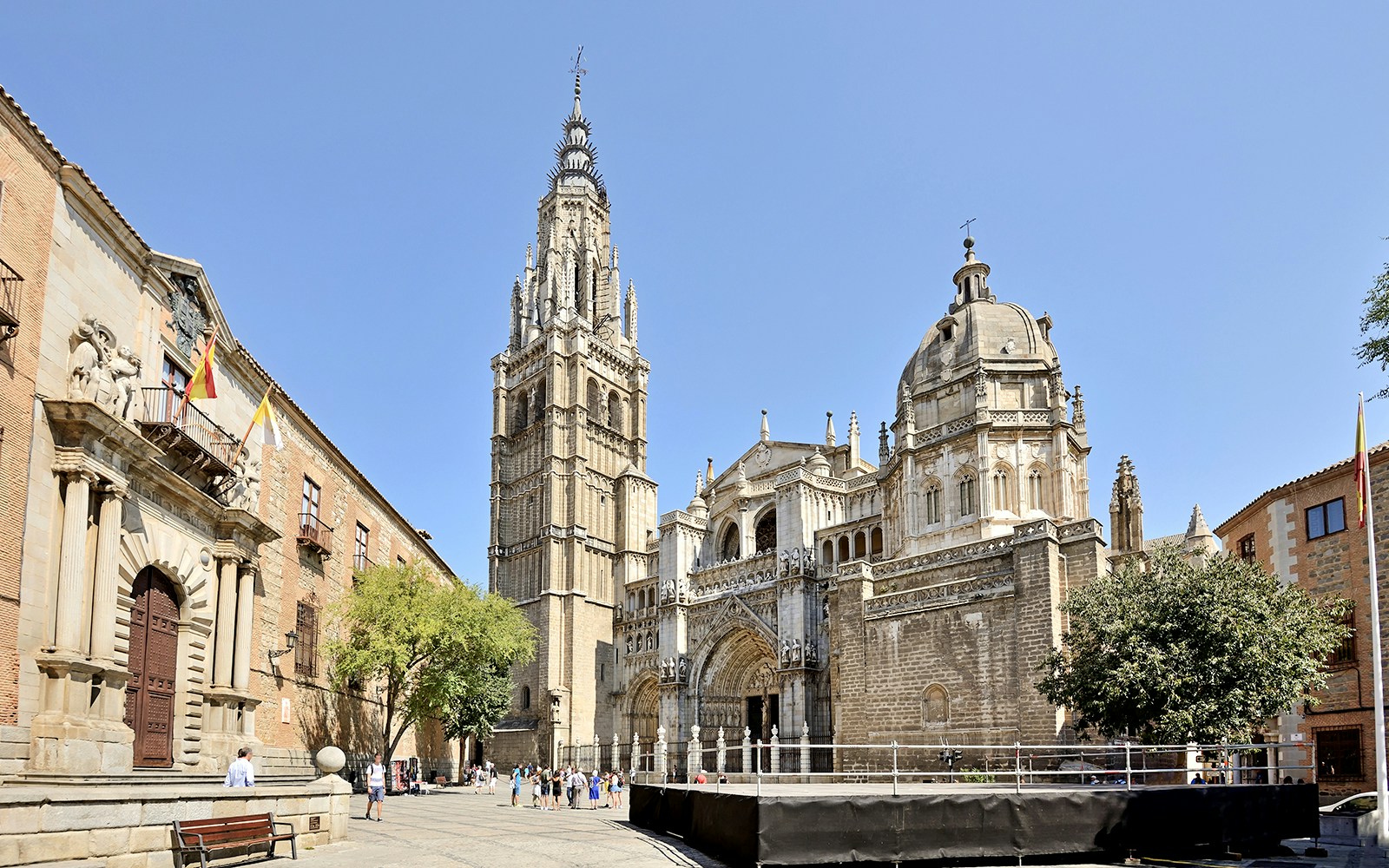 Exterior view of the Church of Santo Tomé