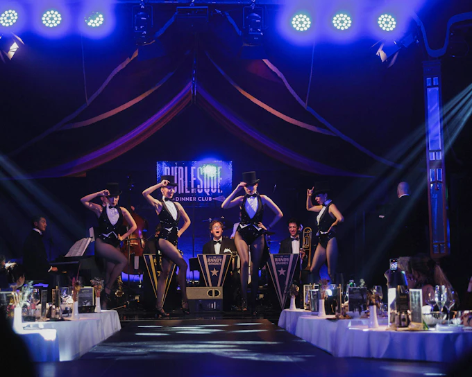 Vienna Burlesque Dinner Club at Spiegelzelt MIRAGE with Multi-Course Dinner & After-Show Party