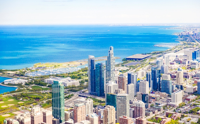 View of Chicago skyline and Lake Michigan from Skydeck at Willis Tower.