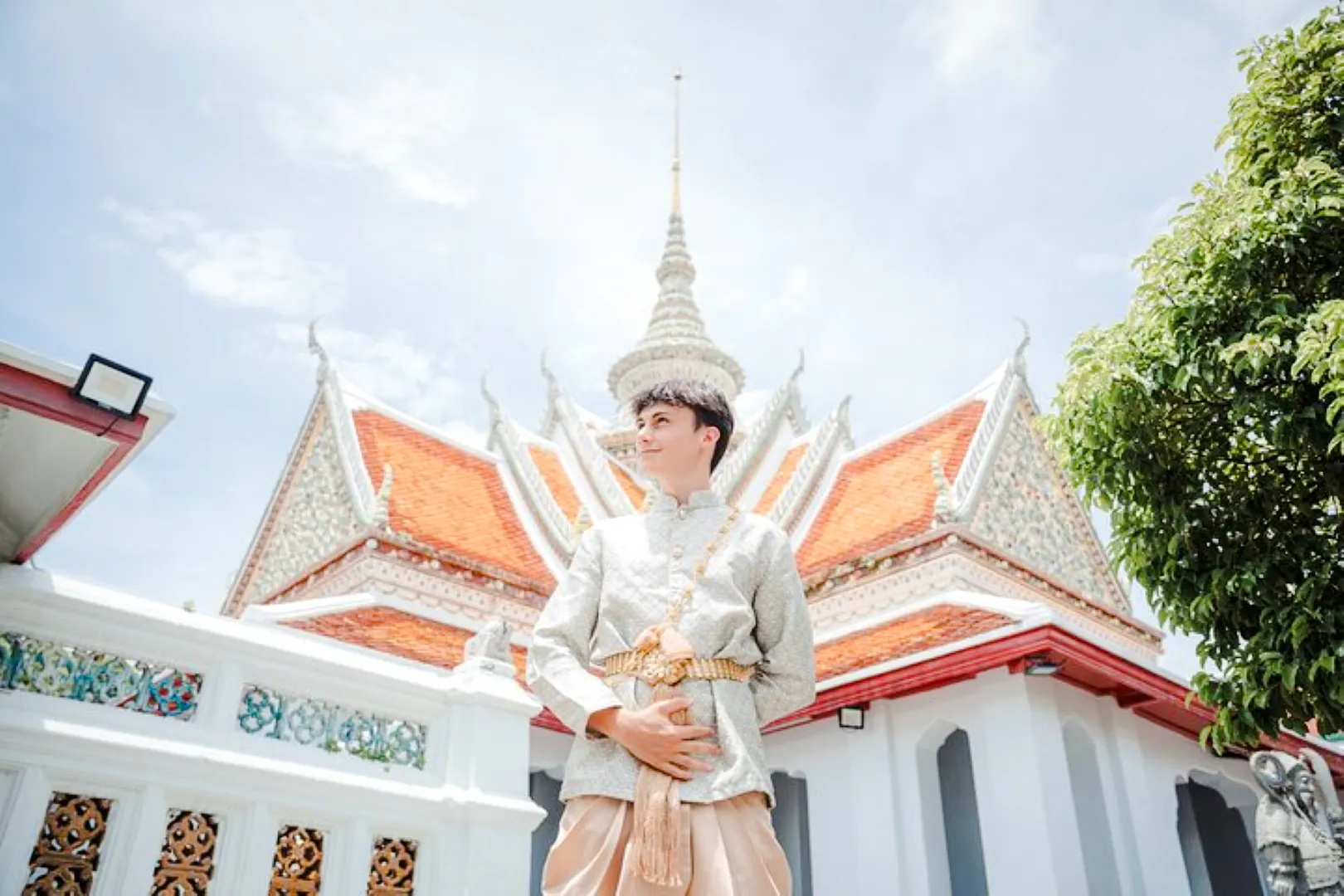 bangkok: servizio fotografico privato in costume tradizionale thailandese al wat arun con un fotografo professionista-1