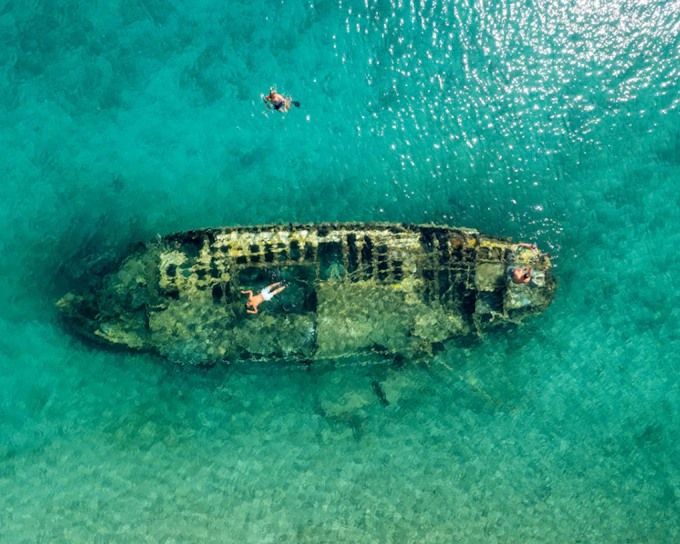 From Split: Blue Lagoon, Shipwreck & Solta Cruise with Lunch