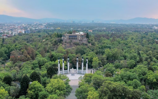 Chapultepec Castle and Monumento a los Niños Héroes in Chapultepec Park, Mexico City.