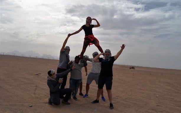 aventura no deserto em quadriciclo premium e passeio de camelo - hurghada-5