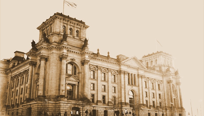 Reichstag am Platz der Republik in Berlin in Deutschland