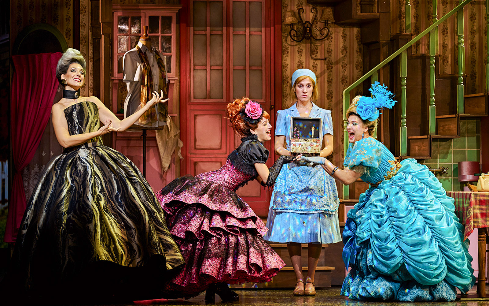 Cinderella stage performance in Madrid with actors in elaborate costumes.