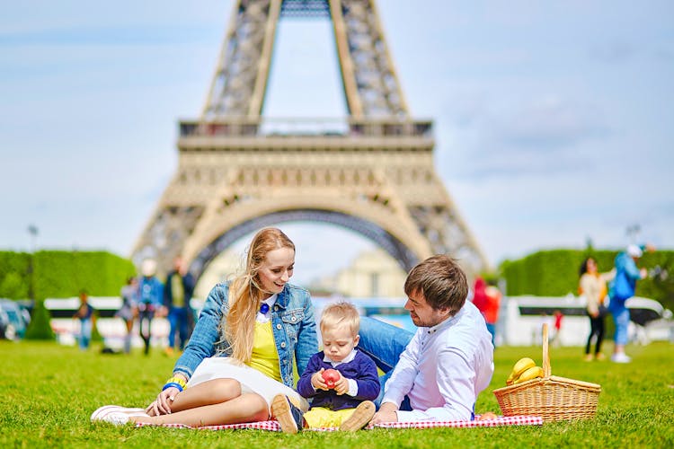 Eiffel Tower breakfast