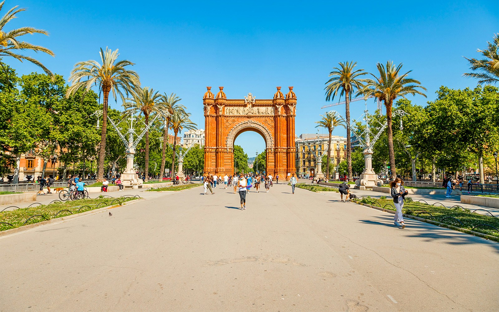 Arc de Triomphe - City Tour Barcelona Tours