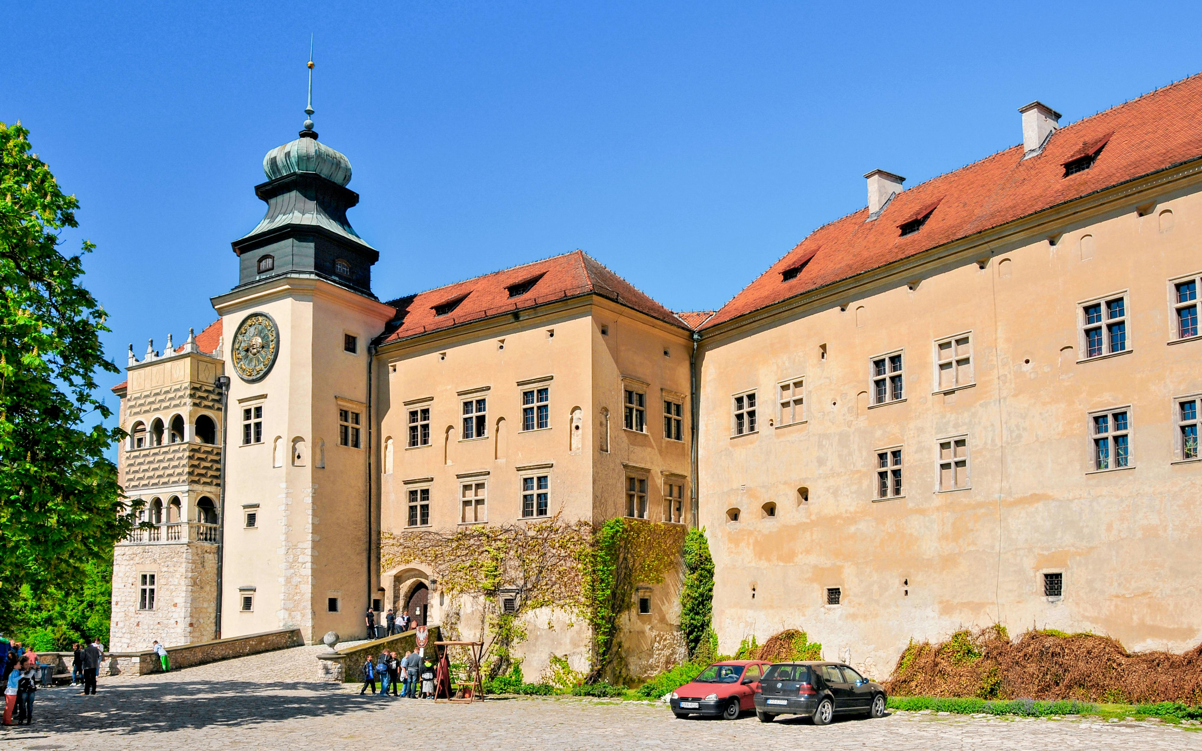 Pieskowa Skala Castle on limestone cliff near Soluszowa, Lesser Poland Voivodeship.