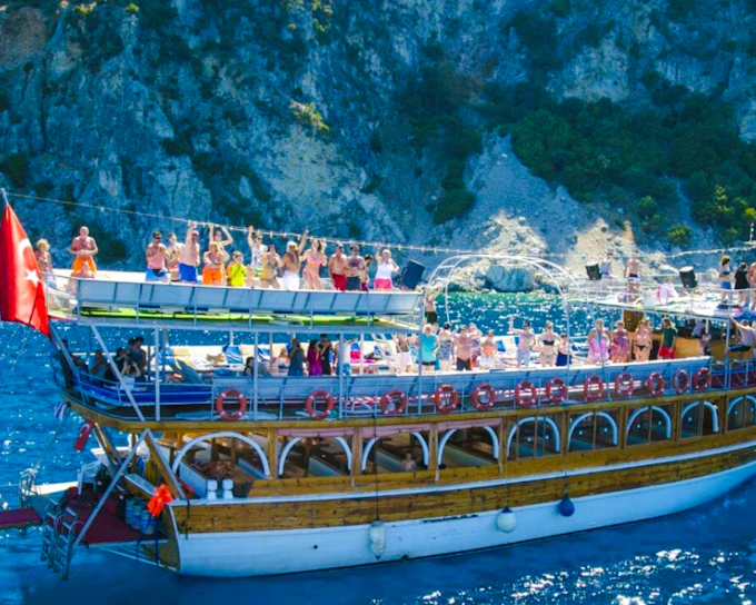Marmaris Coast Boat Trip with Swim Stops, Unlimited Drinks and BBQ Lunch