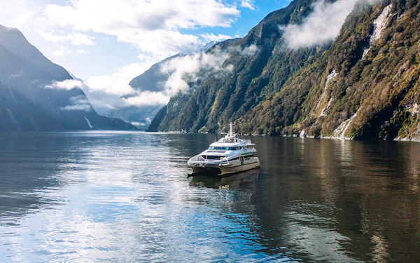 From Te Anau: Milford Sound Day Trip with Cruise & Return Transfers