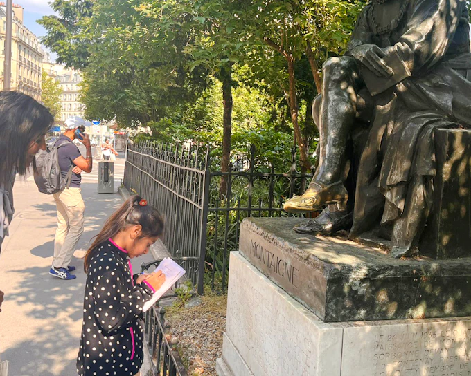 Paris Self-Guided Treasure Hunt: From the Panthéon to the Louvre