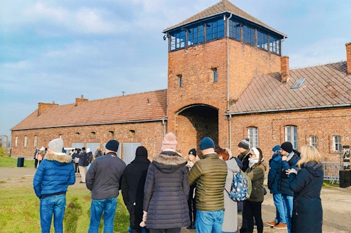 Ab Krakau: Geführte Tour durch Auschwitz-Birkenau mit Transfers