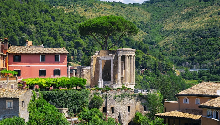 Roman Temples Vistas and Tiberius in Villa Gregoriana