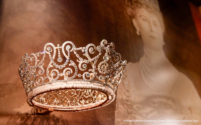 Diamond tiara displayed at The Edwardians Age of Elegance Exhibition, Kings Gallery, Buckingham Palace.