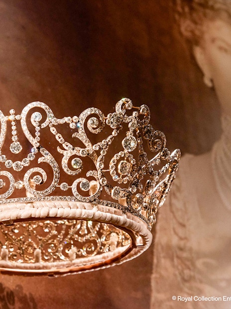 Diamond tiara displayed at The Edwardians Age of Elegance Exhibition, Kings Gallery, Buckingham Palace.
