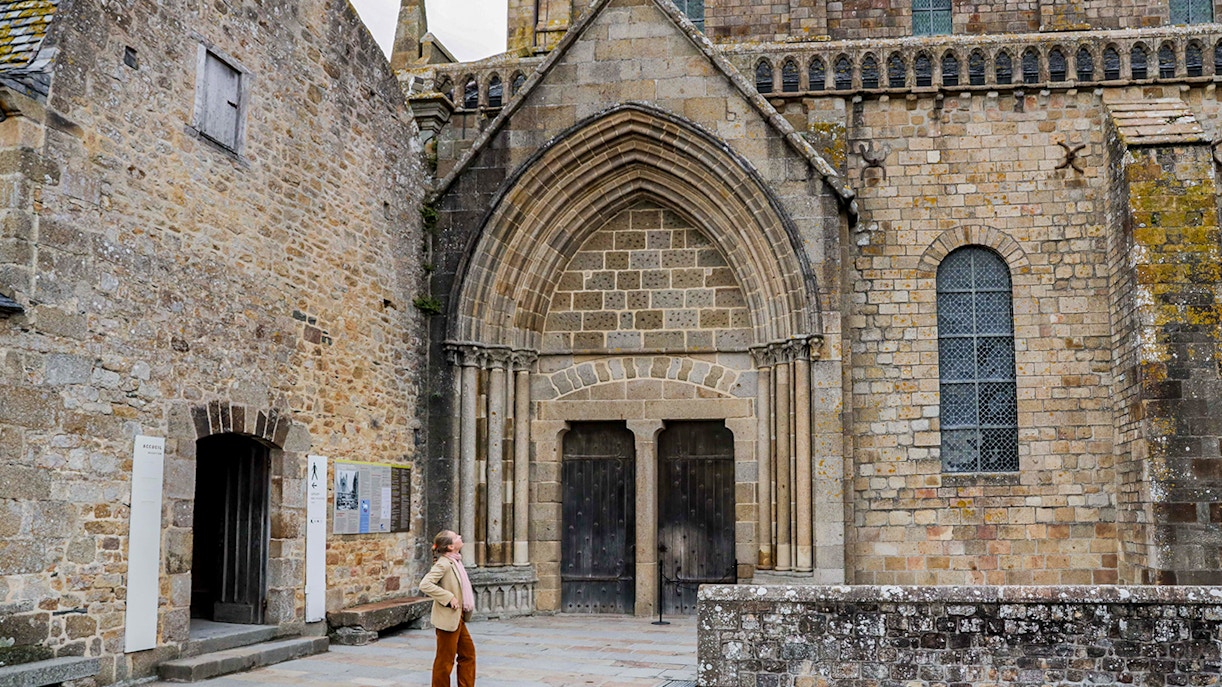 mont saint michel timings
