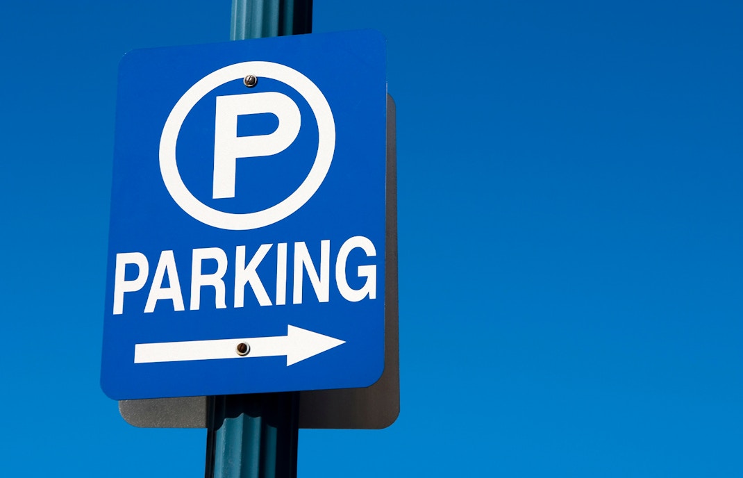 Blue parking sign at WonderWorks Orlando.