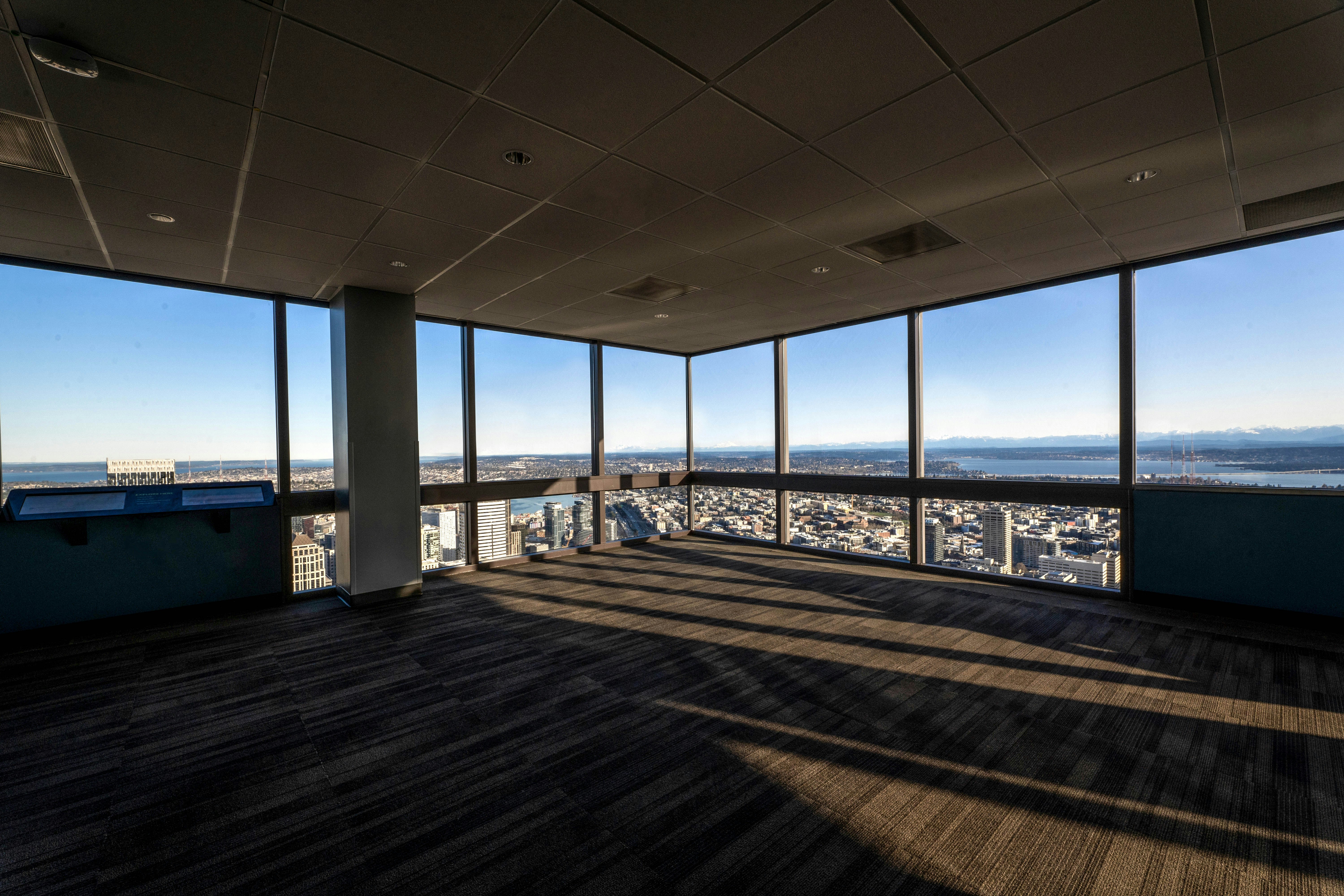 Observe Seattle's skyline in full view