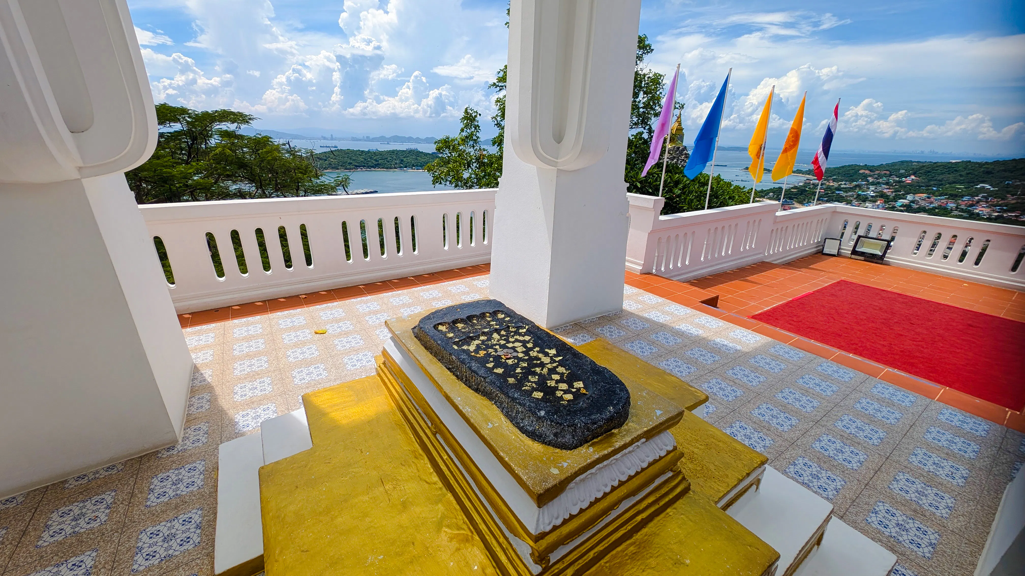 von bangkok oder pattaya aus: tagesausflug zur insel koh sichang mit hoteltransfers und privater tuk-tuk-tour-19