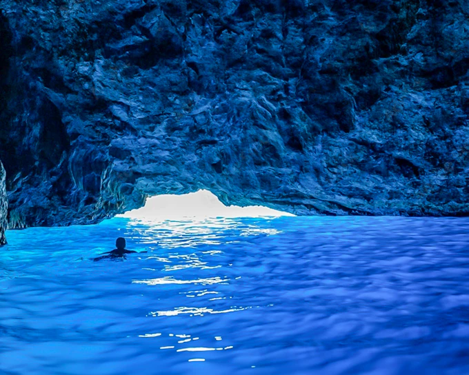 From Dubrovnik: Blue Cave, Green Caves & Sunj Beach Boat Tour with Drinks
