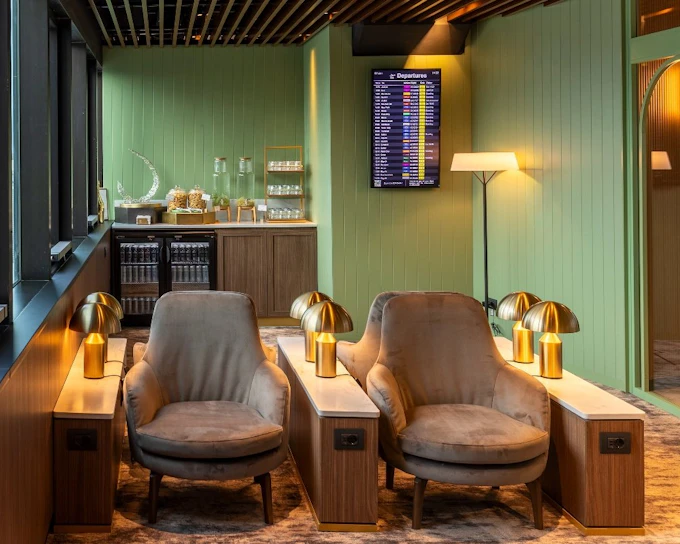 Rome Leonardo da Vinci-Fiumicino Airport: Plaza Premium First Lounge at Terminal 1