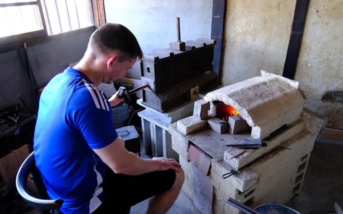 Osaka: Guided Tour of Mochi Tasting, Traditional Knife Maker or Blacksmith