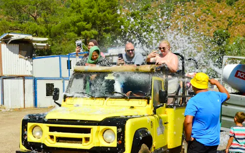 saindo de marmaris: safári de jipe com brincadeiras na água até a cachoeira de turgut e a praia de kızkumu-1