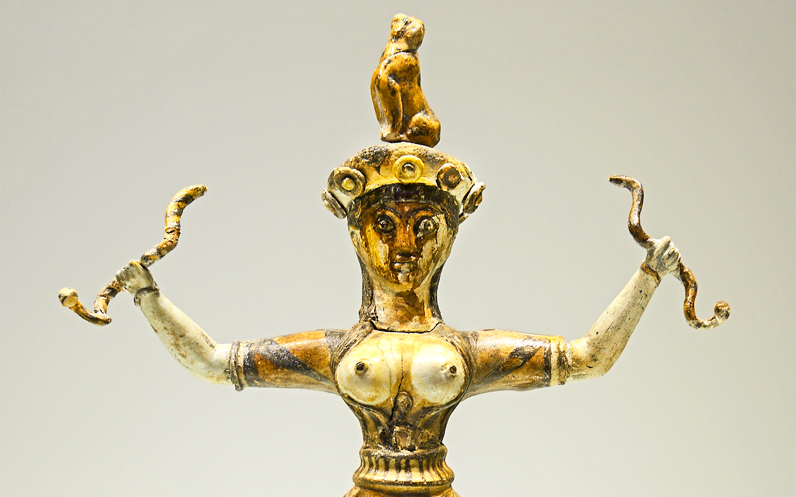 Minoan figurines inside Knossos Palace