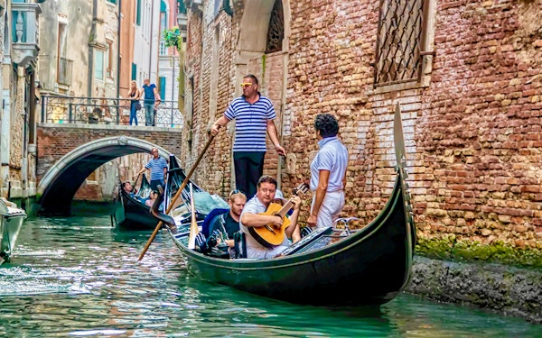 Venice Grand Canal Gondola Ride with Serenade