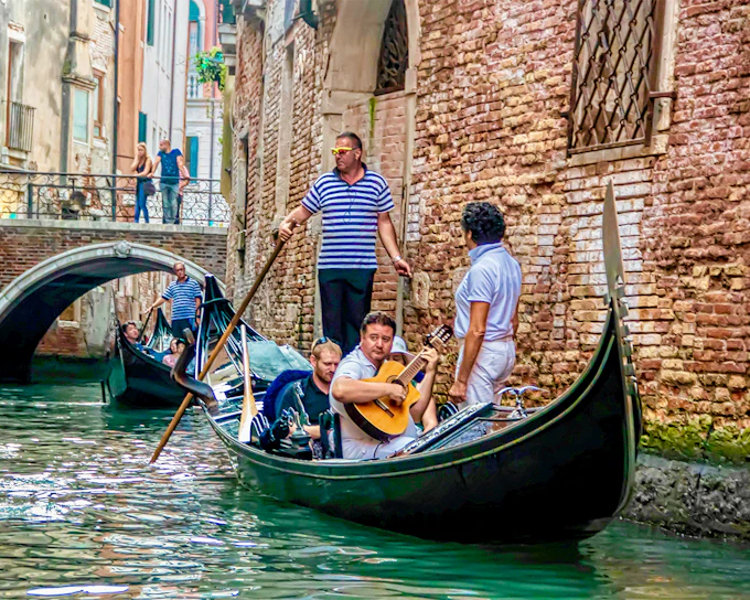 Venice Grand Canal Gondola Ride with Serenade