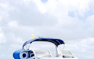 Pipa: Lagoa de Guaraíras Shared Speedboat Tour with Clay Bath and Sandbank Stops