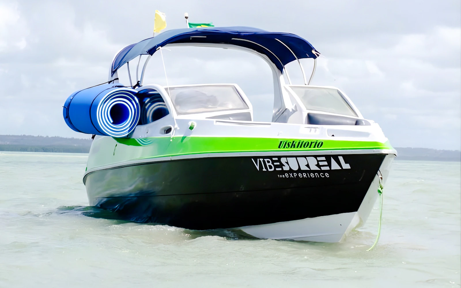 Pipa: Lagoa de Guaraíras Shared Speedboat Tour with Clay Bath and Sandbank Stops