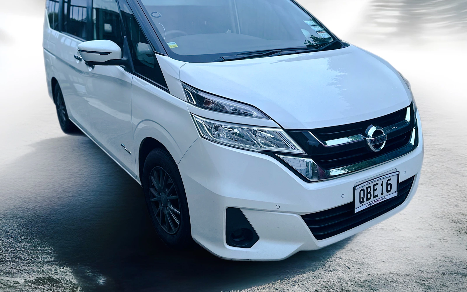Auckland Airport One-Way Private Minivan Transfer to/from City Hotels Image 3