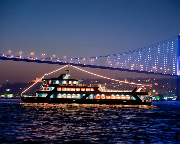 Bosphorus Dinner Cruise & Entertaintment / Private Table