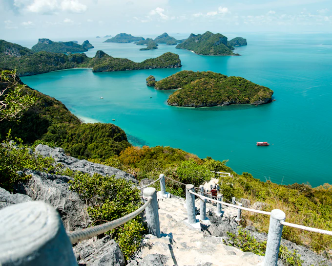 From Koh Samui: Ang Thong National Marine Park Big-Boat Cruise with Lunch and Transfers