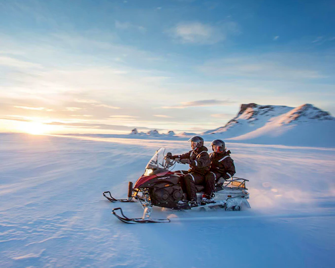 Reykjavik: Langjokull Snowmobile Tour & Secret Lagoon Visit with Transfers