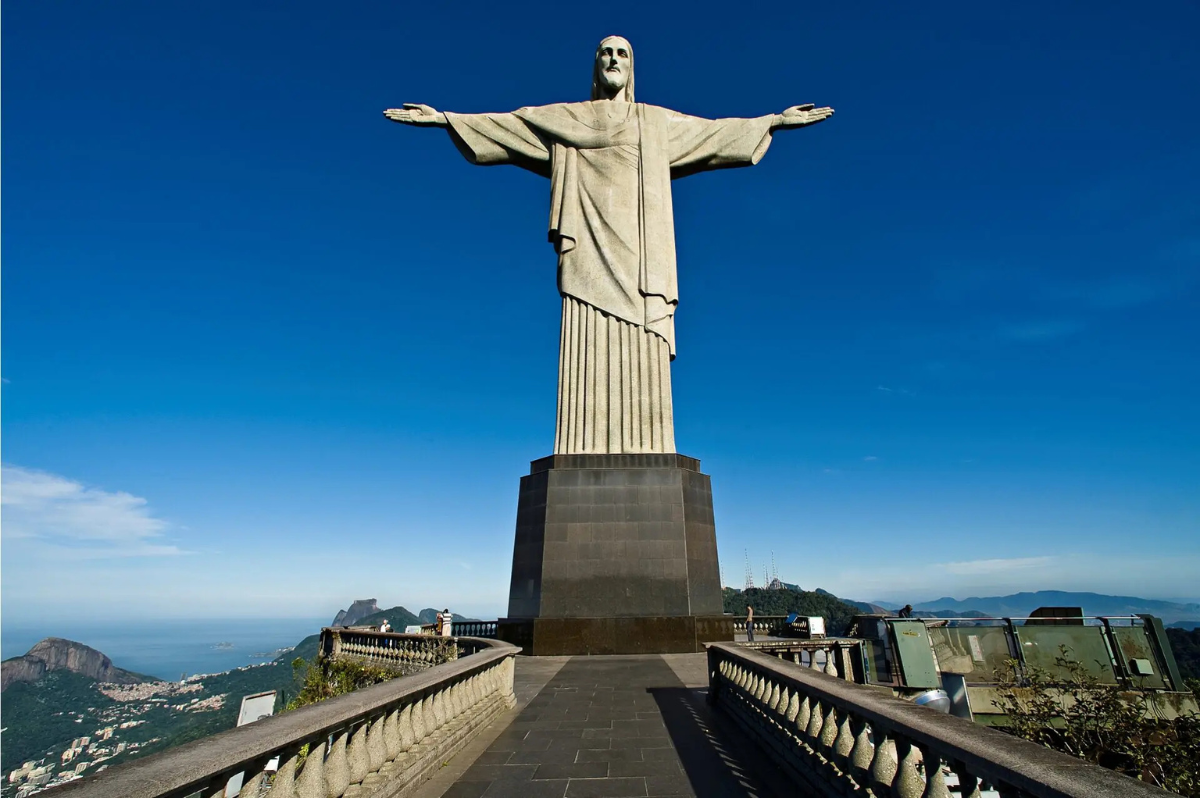 The statue platform