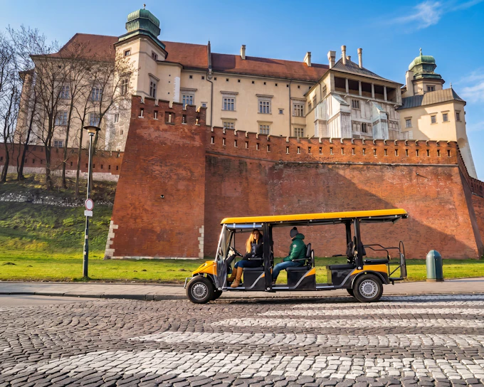 Wawel Castle & Cathedral Guided Tour with Old Town Sightseeing by Golf Cart