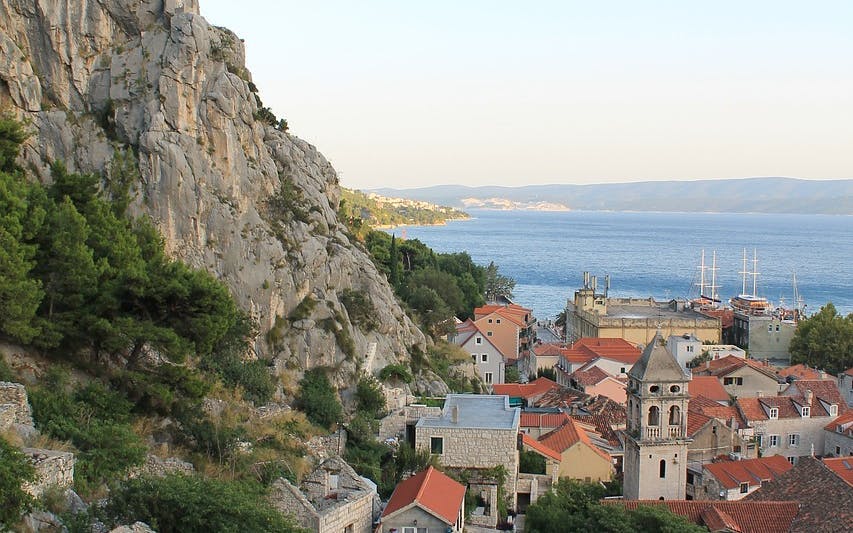 guidet tur i omis og vinsmagning på en vingård for voksne-3