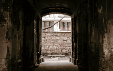 Budapest: Jewish Quarter & Ghetto Wall Memorial Guided Tour