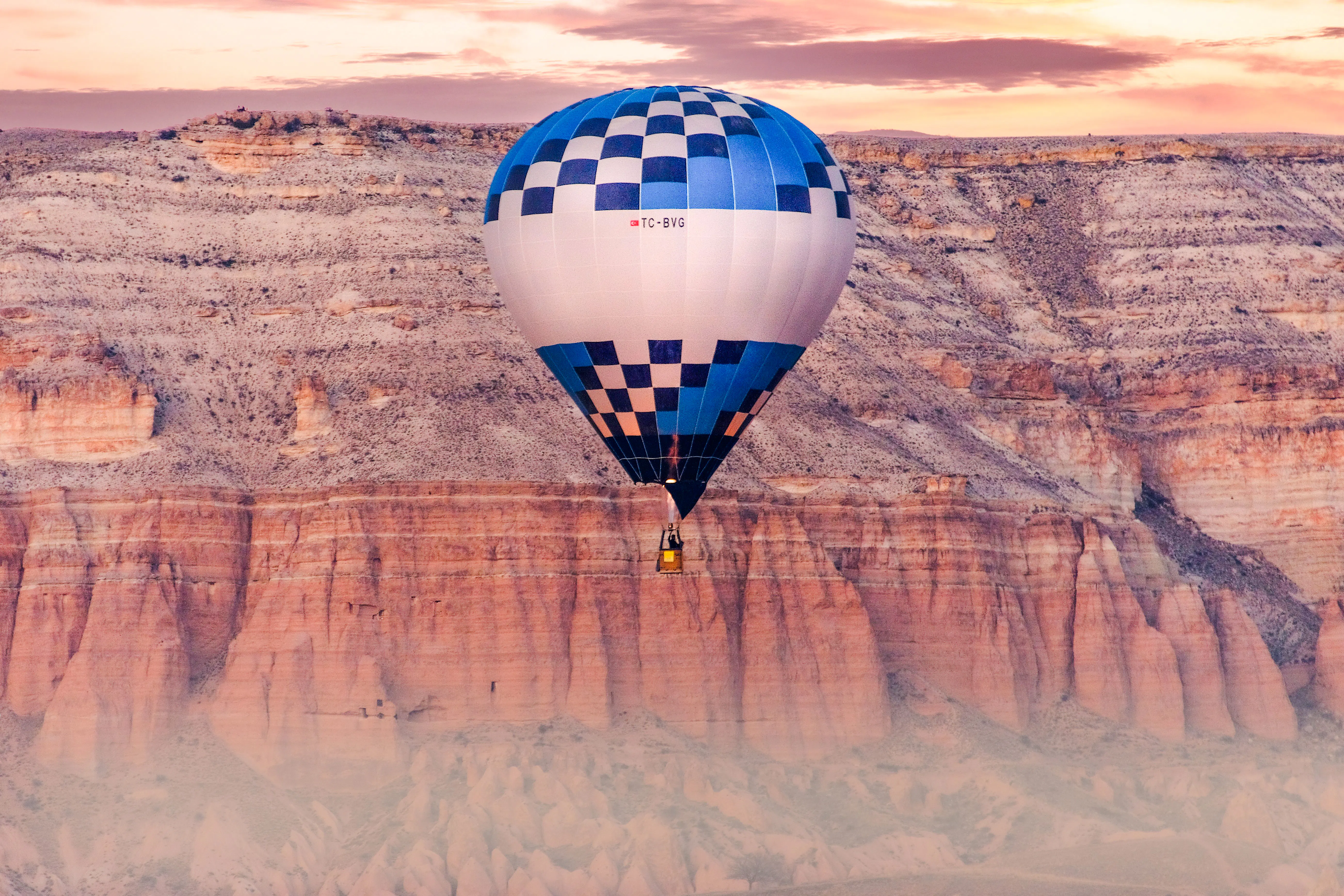Cappadocia Hot Air Balloon Flight over Soganli Valley with Hotel Transfer