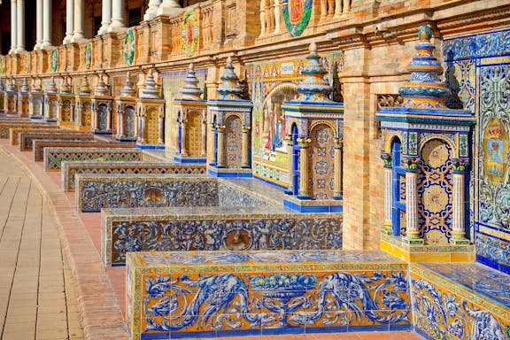 2-hour guided tour of maría luisa park and spain square-9
