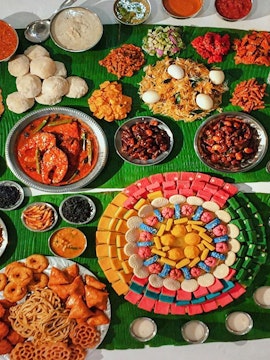Traditional Malaysian dishes and colorful sweets displayed at Wonder Food Museum.