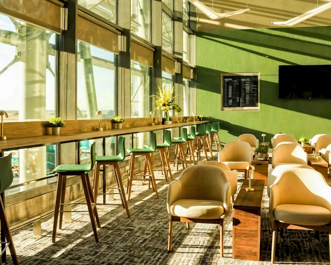 Dublin International Airport: The Liffey Lounge (Product 50114)