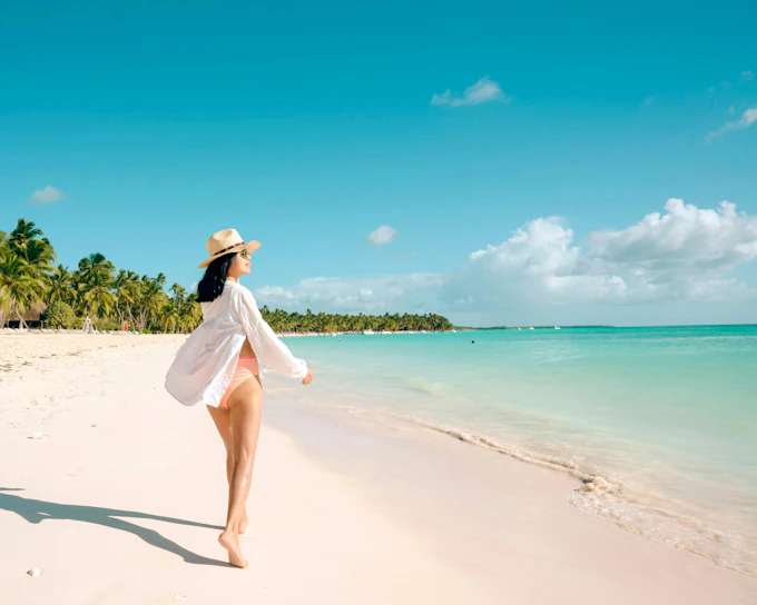 From Punta Cana: VIP Saona Island All-Inclusive Catamaran/Speedboat Day Trip with Buffet & Transfers