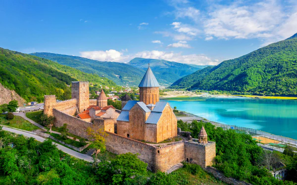 From Tbilisi: Kazbegi, Gudauri, Gergeti & Ananuri Day Trip