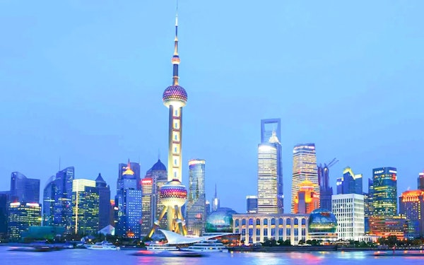 Huangpu River Cruise + Shanghai Tower 118F Observation Deck